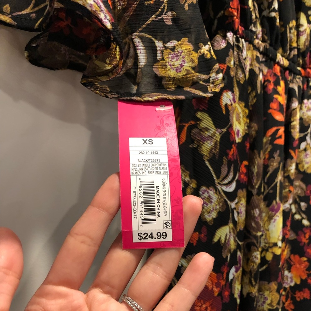 Dress - Picture 6 of 6